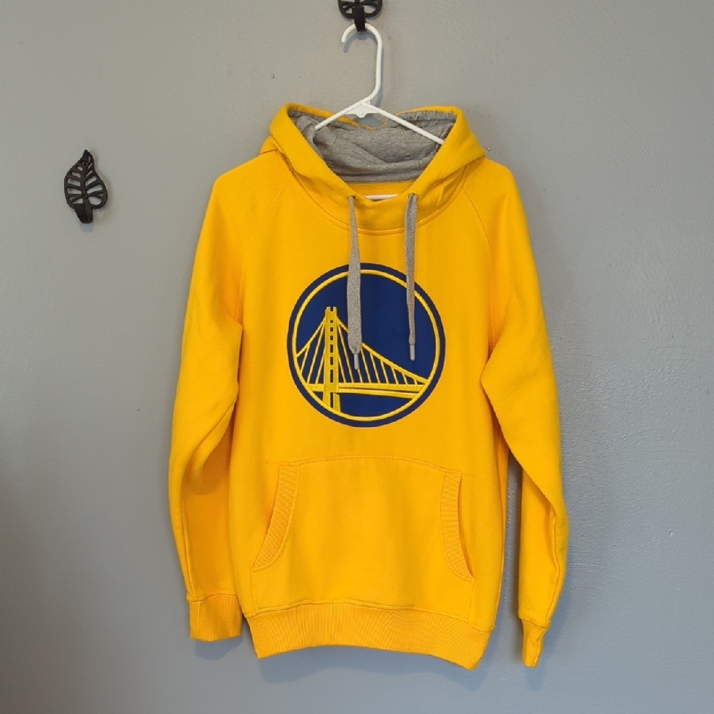 Antigua X Golden State Warriors Pull Over Hoodie with Full Patch Front Design M